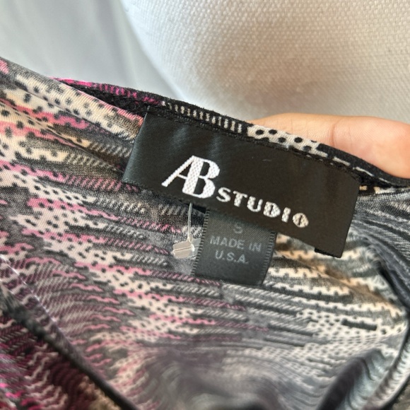 Top - Picture 3 of 3